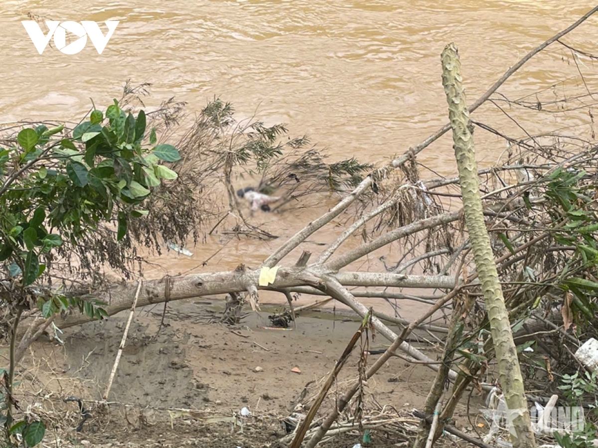 Phát hiện thi thể trên sông Nậm Mộ ở xã Tương Dương